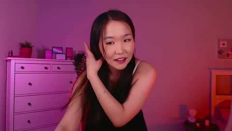 Snapshot of jocelyn_lane chatting on 03/05/25, 12:33 Amina online show from 03/05/25, 12:33