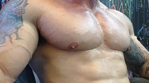 Snapshot of jocobo_hot chatting on 12/18/24, 01:15 jacobo online show from 12/18/24, 01:15