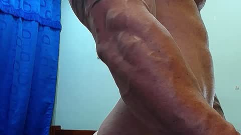 Snapshot of jocobo_hot chatting on 12/28/24, 02:01 jacobo online show from 12/28/24, 02:01