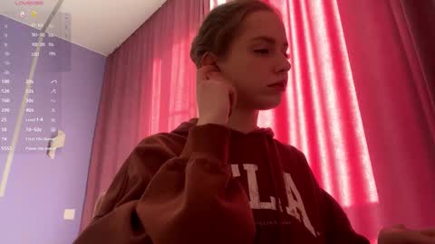 Lina online show from 11/04/25, 07:51