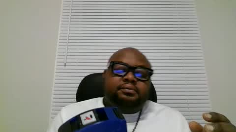 Snapshot of joe25123 chatting on 03/03/25, 03:30 joe25123 online show from 03/03/25, 03:30