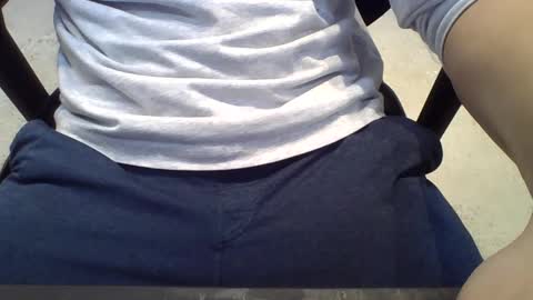 Snapshot of joejoe_1985 chatting on 01/02/25, 10:44 joejoe_1985 online show from 01/02/25, 10:44