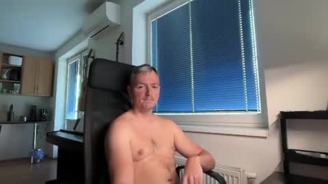 Snapshot of jogger1991 chatting on 06/21/26, 04:59 Jogger1991 online show from 06/21/26, 04:59
