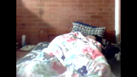 Snapshot of johan70nsexy chatting on 11/25/25, 01:05 johan70nsexy online show from 11/25/25, 01:05