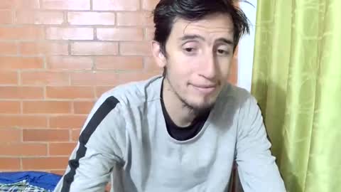 Snapshot of johan70nsexy chatting on 05/31/26, 01:36 johan70nsexy online show from 05/31/26, 01:36