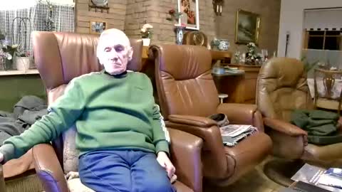 Snapshot of johan7_heet chatting on 12/17/25, 04:13 johan7 heet online show from 12/17/25, 04:13