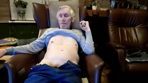 Snapshot of johan7_heet chatting on 04/11/26, 06:56 johan7 heet online show from 04/11/26, 06:56