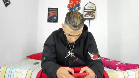 Snapshot of johan_and_antonella chatting on 12/02/24, 01:14 johan_and_antonella online show from 12/02/24, 01:14