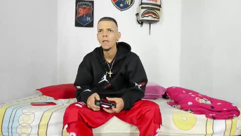 Snapshot of johan_and_antonella chatting on 12/02/24, 04:20 johan_and_antonella online show from 12/02/24, 04:20