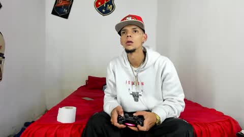 johan_and_antonella online show from 02/16/25, 03:37