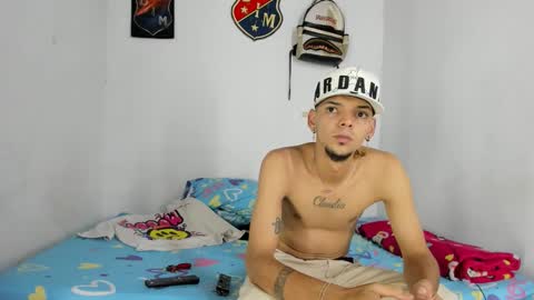 Snapshot of johan_and_antonella chatting on 12/20/25, 06:48 johan_and_antonella online show from 12/20/25, 06:48