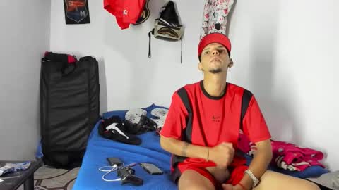 Snapshot of johan_and_antonella chatting on 02/12/26, 05:35 johan_and_antonella online show from 02/12/26, 05:35