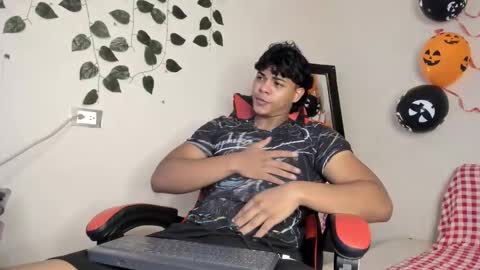 Snapshot of johan_beley_7k chatting on 10/26/25, 04:35 Johan Beley online show from 10/26/25, 04:35