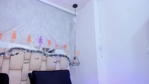 Snapshot of johan_gz_ chatting on 10/11/25, 11:42 Johan  online show from 10/11/25, 11:42