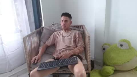 Snapshot of johan_kitten chatting on 07/18/26, 02:10 johan online show from 07/18/26, 02:10