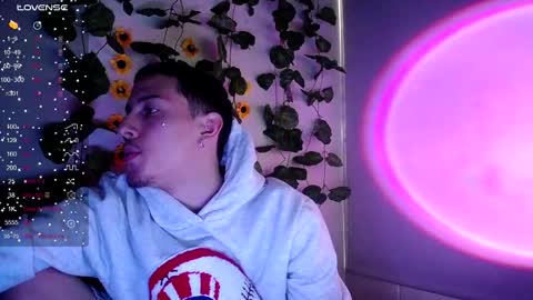 Snapshot of johan_parker222 chatting on 09/21/25, 10:22 johan_parker222 online show from 09/21/25, 10:22