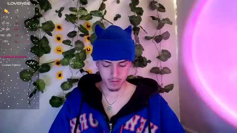 Snapshot of johan_parker222 chatting on 09/22/25, 06:32 johan_parker222 online show from 09/22/25, 06:32