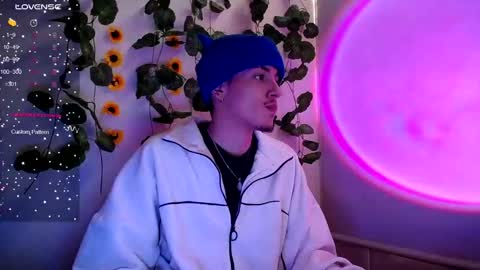 Snapshot of johan_parker222 chatting on 09/28/25, 09:42 johan_parker222 online show from 09/28/25, 09:42