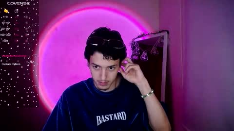 Snapshot of johan_parker222 chatting on 02/11/26, 01:54 johan_parker222 online show from 02/11/26, 01:54