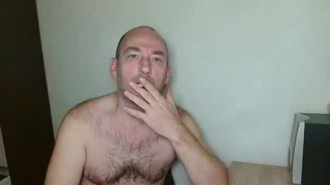 Snapshot of johanbarker chatting on 11/30/25, 11:36 Johan online show from 11/30/25, 11:36