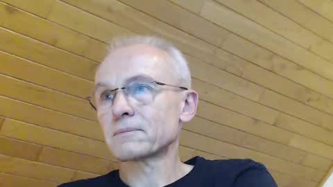 Snapshot of johanforu chatting on 12/06/24, 02:28 johanforu online show from 12/06/24, 02:28