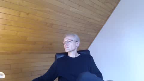 Snapshot of johanforu chatting on 12/31/24, 12:57 johanforu online show from 12/31/24, 12:57