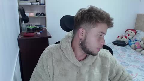 JOHAN independient model online show from 12/30/24, 05:04