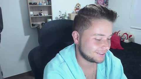 JOHAN independient model online show from 03/12/25, 12:20