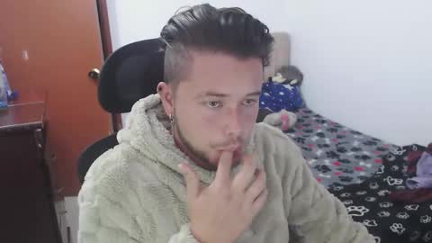 Snapshot of johanleonsweetboy chatting on 04/19/26, 05:34 JOHAN independient model online show from 04/19/26, 05:34