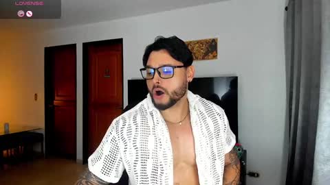 Snapshot of johatsu chatting on 12/30/24, 03:14 King - online show from 12/30/24, 03:14