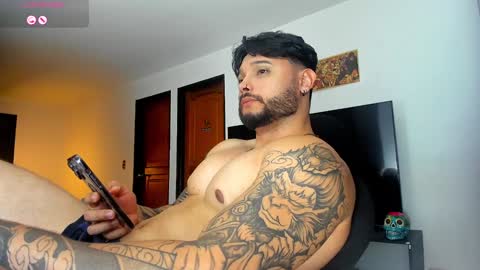 Snapshot of johatsu chatting on 01/08/25, 12:49 King - online show from 01/08/25, 12:49