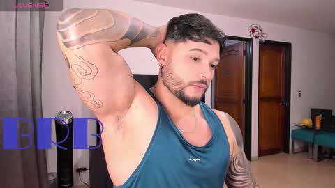 Snapshot of johatsu chatting on 11/01/25, 12:56 King - online show from 11/01/25, 12:56