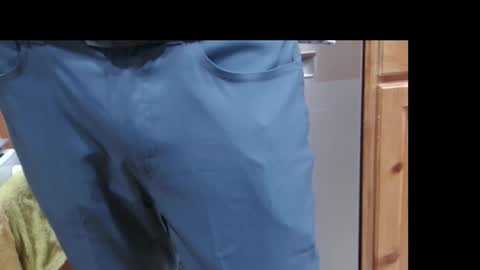 Snapshot of johhnyt chatting on 12/14/25, 02:28 Busy working so not reading comments sorry online show from 12/14/25, 02:28