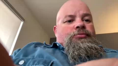 Snapshot of john40a chatting on 03/12/25, 07:38 John online show from 03/12/25, 07:38