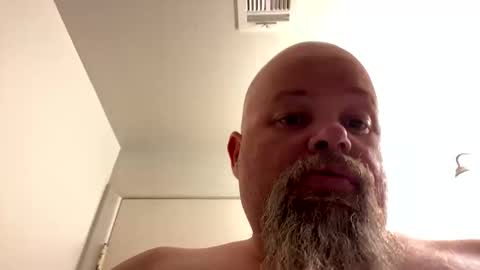 Snapshot of john40a chatting on 05/10/26, 03:23 John online show from 05/10/26, 03:23