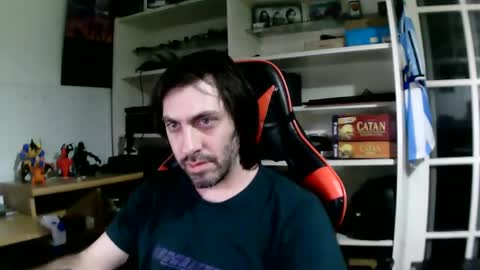 Snapshot of john566112 chatting on 11/04/25, 12:32 john online show from 11/04/25, 12:32