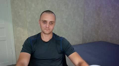 Snapshot of john_3019 chatting on 10/10/25, 01:04 John online show from 10/10/25, 01:04