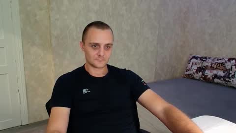 Snapshot of john_3019 chatting on 10/19/25, 05:24 John online show from 10/19/25, 05:24