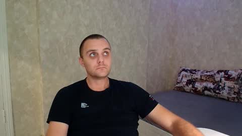 Snapshot of john_3019 chatting on 10/21/25, 08:20 John online show from 10/21/25, 08:20