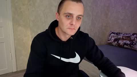 Snapshot of john_3019 chatting on 10/22/25, 09:36 John online show from 10/22/25, 09:36