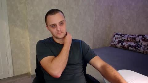 Snapshot of john_3019 chatting on 10/25/25, 06:35 John online show from 10/25/25, 06:35