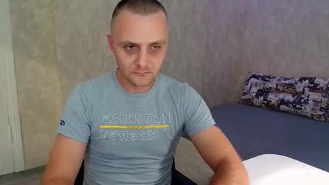 Snapshot of john_3019 chatting on 10/26/25, 09:42 John online show from 10/26/25, 09:42