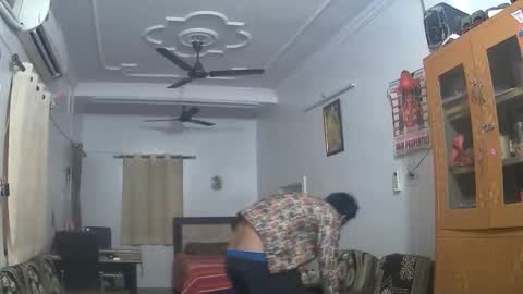 Snapshot of john_desihunk chatting on 12/17/24, 12:43 john_desihunk online show from 12/17/24, 12:43