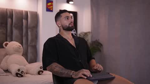 john online show from 02/10/25, 09:15