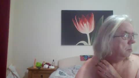 Snapshot of john_little_one chatting on 12/26/24, 03:42 JOHN online show from 12/26/24, 03:42