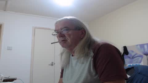 Snapshot of john_little_one chatting on 09/23/25, 02:14 JOHN online show from 09/23/25, 02:14