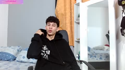 Snapshot of john_ssnow29 chatting on 12/10/24, 08:27 john_ssnow29 online show from 12/10/24, 08:27