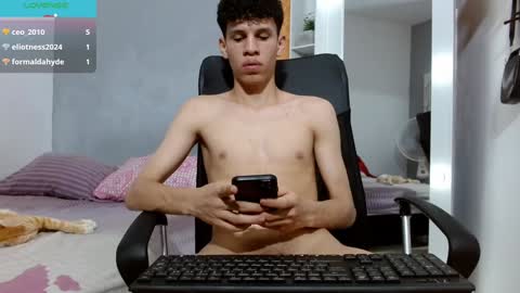 Snapshot of john_ssnow29 chatting on 01/03/25, 12:33 john_ssnow29 online show from 01/03/25, 12:33