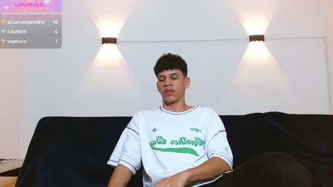 Snapshot of john_ssnow29 chatting on 09/25/25, 01:09 john_ssnow29 online show from 09/25/25, 01:09