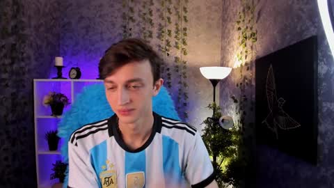 Snapshot of john_weasley chatting on 12/01/24, 08:53 John online show from 12/01/24, 08:53